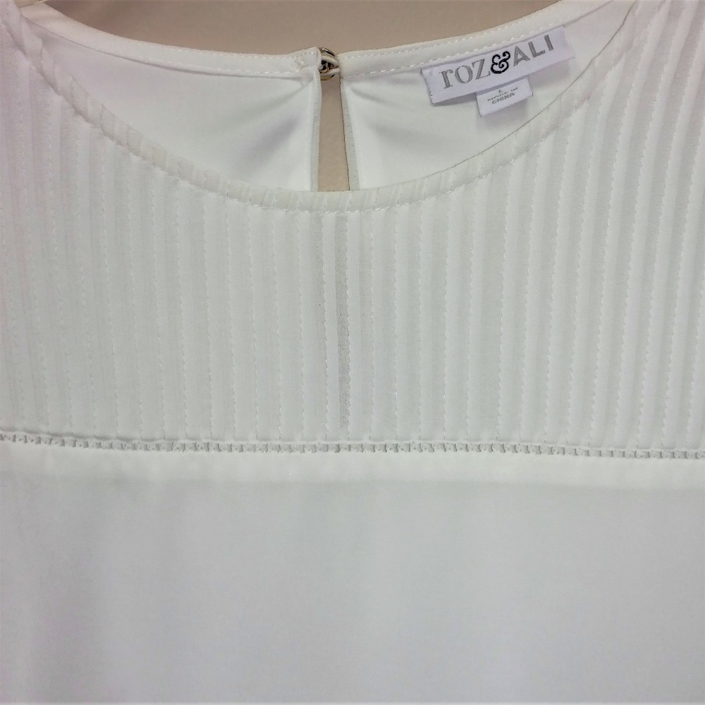 Roz & Ali Cream Blouse - Picture 3 of 5